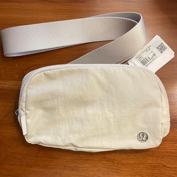 lululemon athletica Handbags - NWT Lululemon - Everywhere Belt Bag - White / Opal